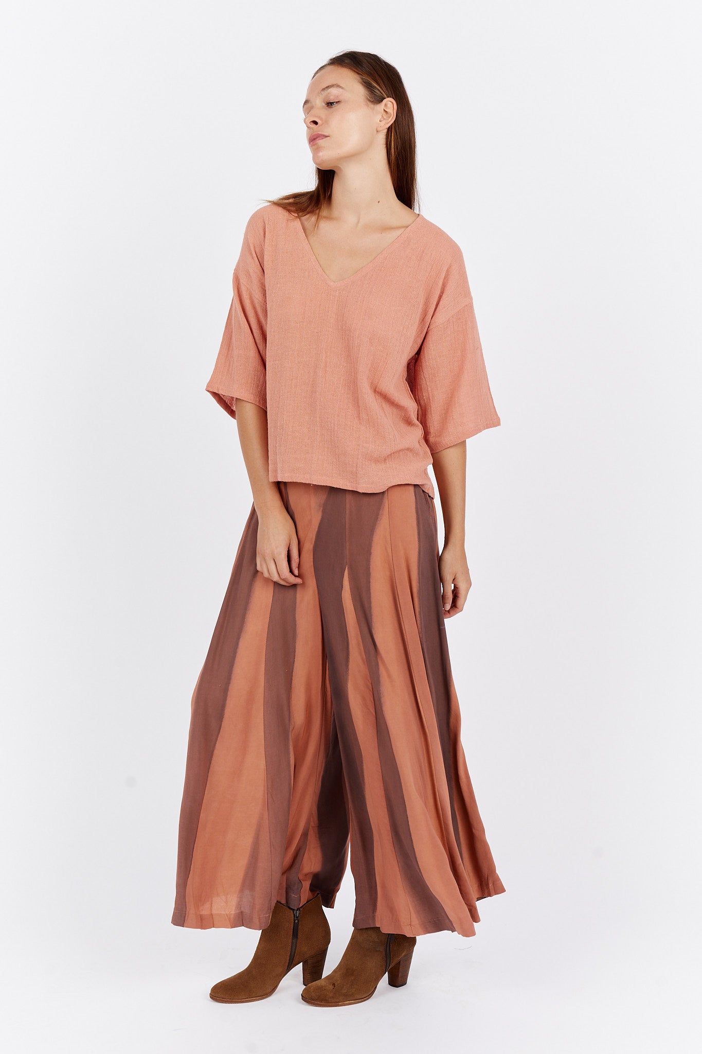 Carbon: Raime V Neck Top